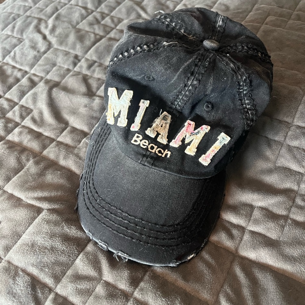 Robin Ruth Black Cotton Cap